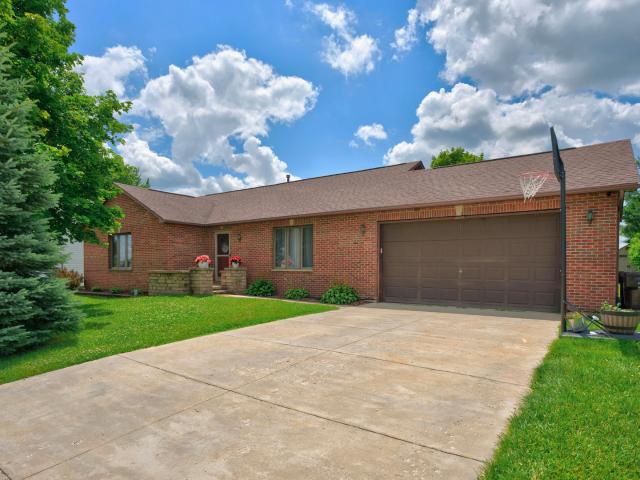 House for sale in Mchenry, Illinois