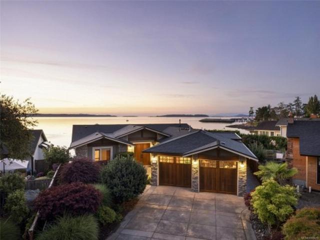 House for sale in Sidney, British Columbia