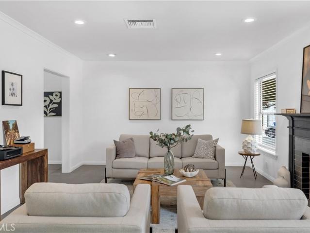 House for sale in Greater Toluca Lake Neighborhood Council District, Los Angeles