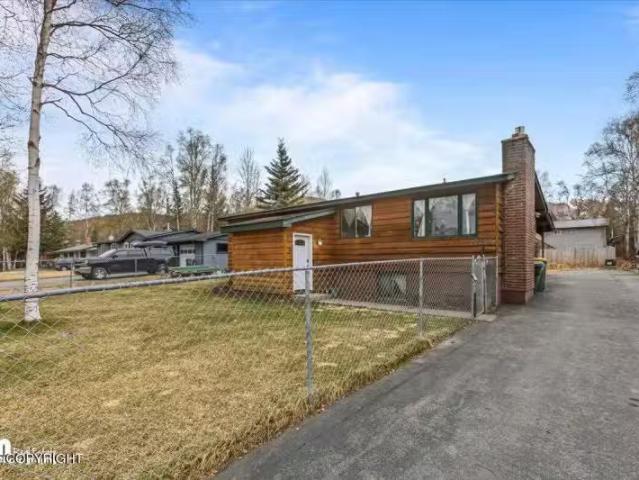 House for sale in Eagle River