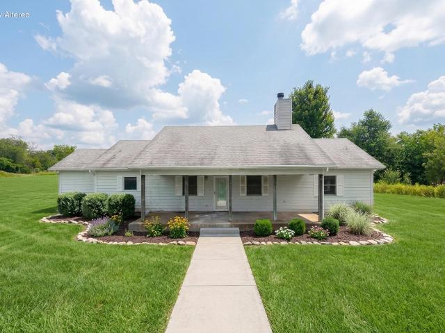 House for sale in Harrisburg, Missouri