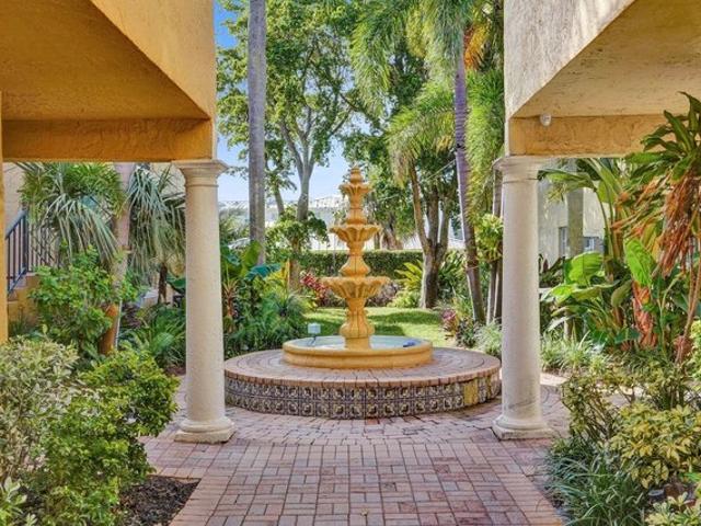 Townhouse for sale in Lake Park, Florida