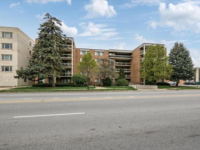 Condo for sale in River Forest, Illinois