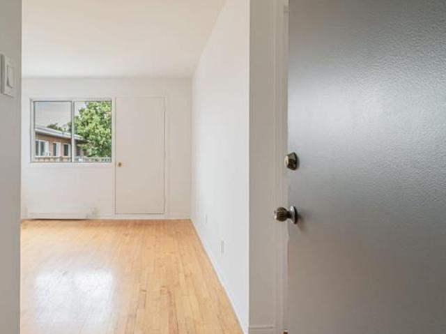 Apartment for rent in St. Leonard's, Quebec