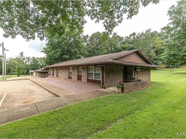 Townhouse for sale in Doniphan, Missouri