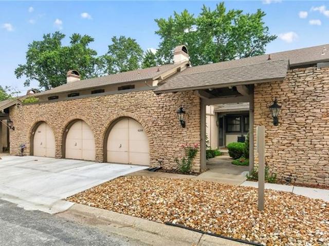 Condo for sale in Kansas