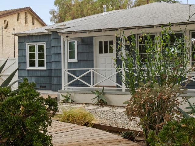 Property for rent in Canoga Park, California