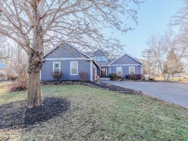House for sale in Mchenry, Illinois