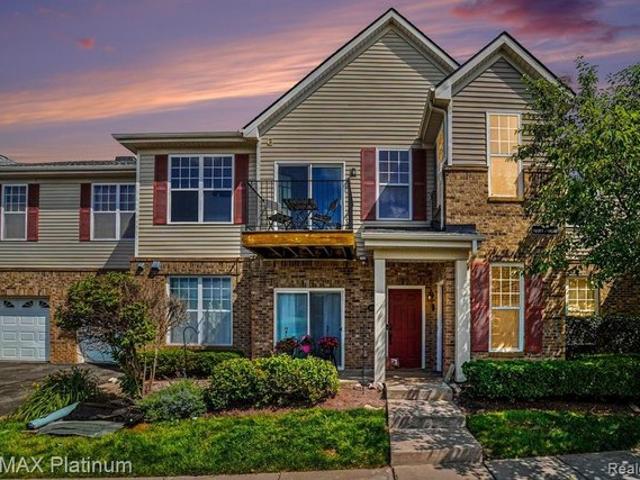 Condo for sale in Hartland, Michigan