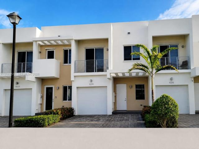Townhouse for rent in Doral, Florida