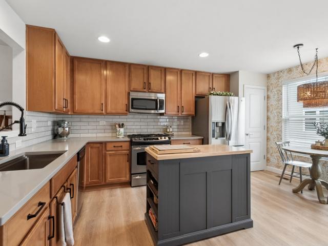 Townhouse for sale in Elgin, Illinois