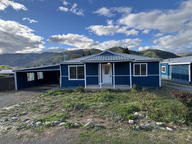 House for sale in Myrtle Creek, Douglas County