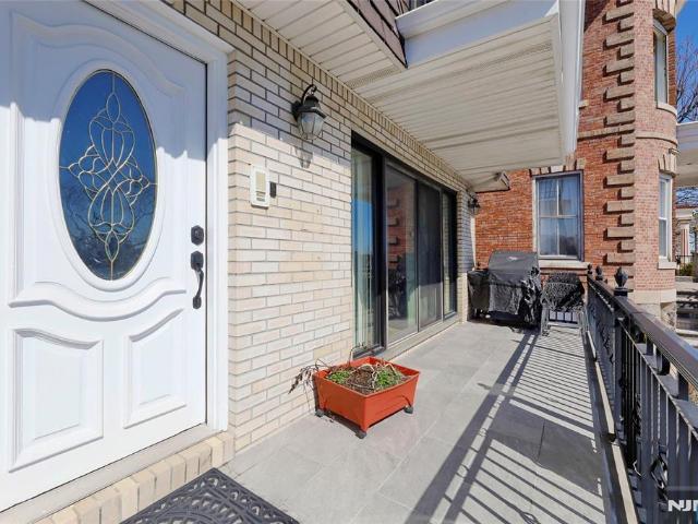 House for sale in Hudson, New Jersey