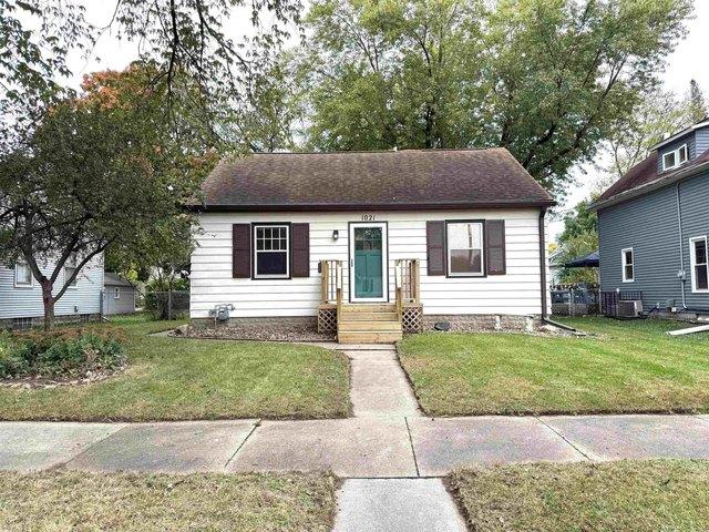 House for sale in Waterloo, Iowa