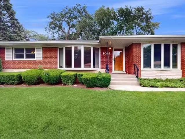 House for sale in Arlington Heights