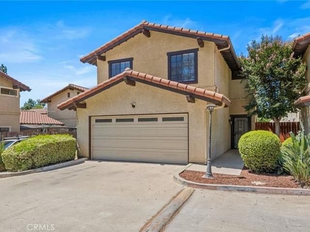 Townhouse for sale in Pomona, Los Angeles County