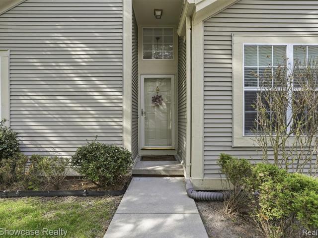 Condo for sale in Fenton, Michigan