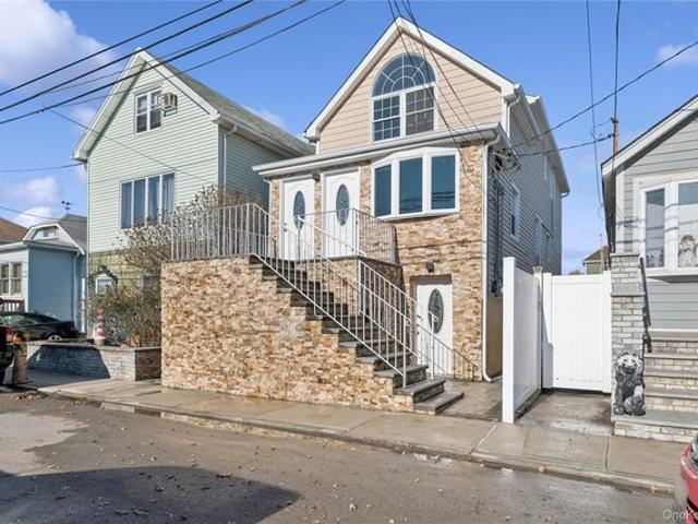 House for sale in Queens, Arverne