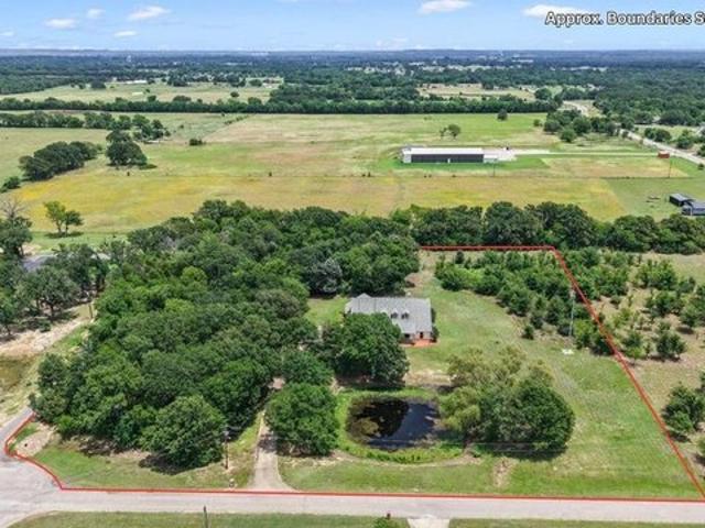 House for sale in Henderson, Texas