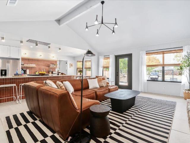 House for sale in Manor