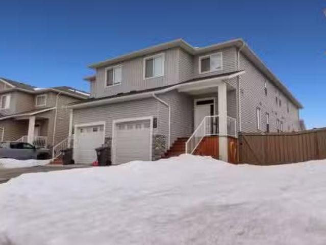 House for sale in Woking, Alberta