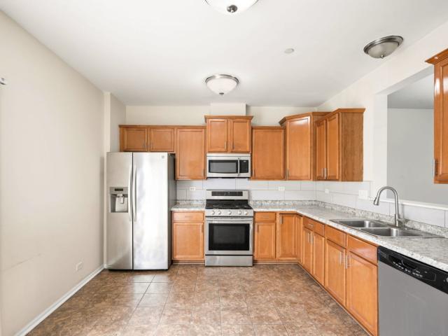 Townhouse for sale in Bridgeview, Cook County