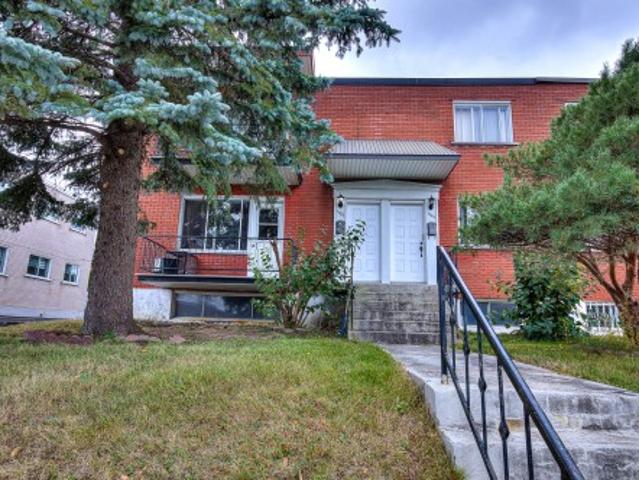 Property for sale in Chomedey, Laval (région administrative)