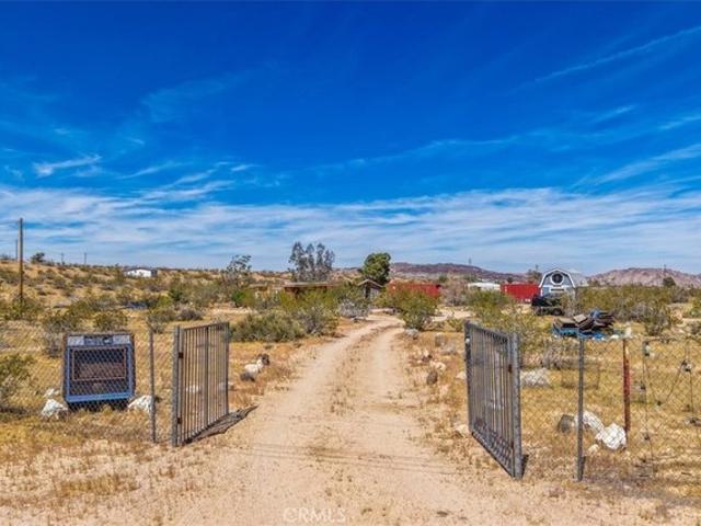 House for sale in Landers, California