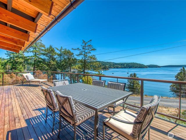 House for sale in Eastsound, Washington