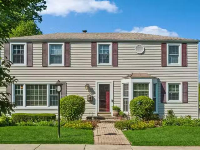 House for sale in Arlington Heights