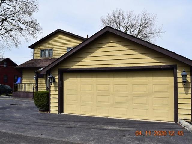 House for sale in Mchenry, Illinois
