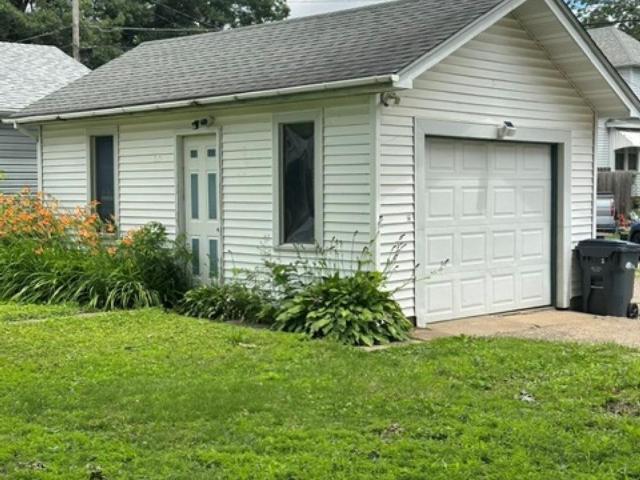 House for sale in Burlington, Iowa