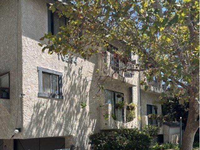 Townhouse for sale in Chatsworth Neighborhood Council District, Canoga Park