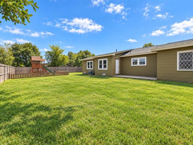 House for sale in Giddings, Lee County