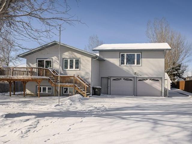 House for sale in Hazen, North Dakota