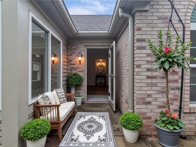 Condo for sale in Renfrew Condo for sale in Renfrew
