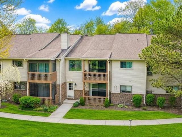 Condo for sale in Grosse Ile, Michigan