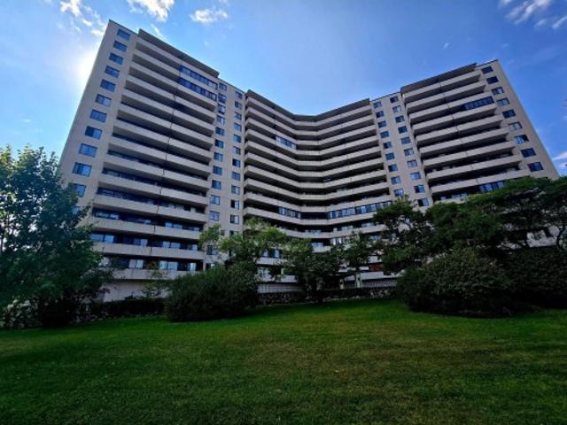 Condo for sale in Chomedey, Laval (région administrative)