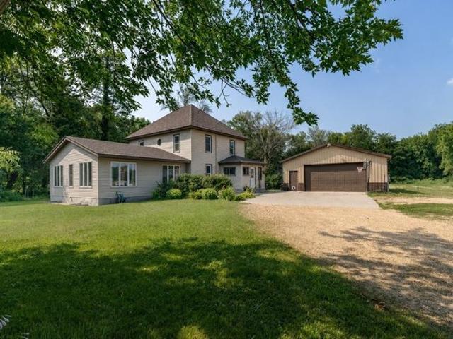 House for sale in Le Center, Minnesota