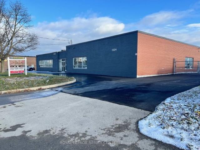 Commercial for rent in Mississauga, Ontario