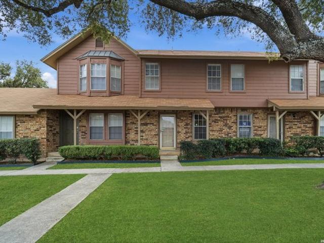 Townhouse for sale in Leesville, Texas