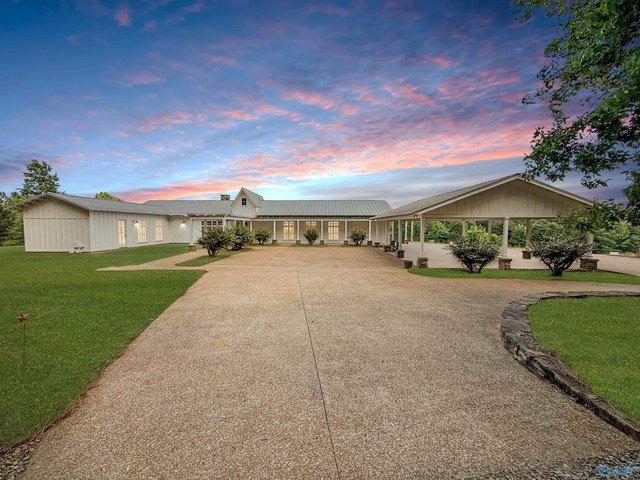 House for sale in Vinemont, Alabama
