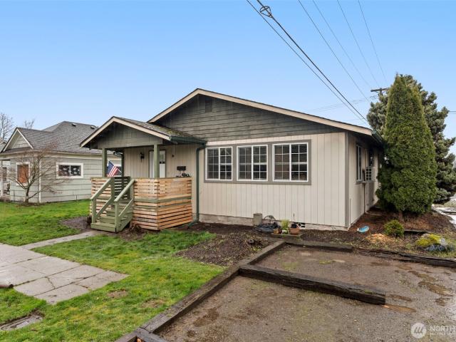 House for sale in Centralia, Washington