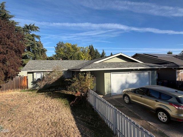 House for sale in Central Point, Jackson County