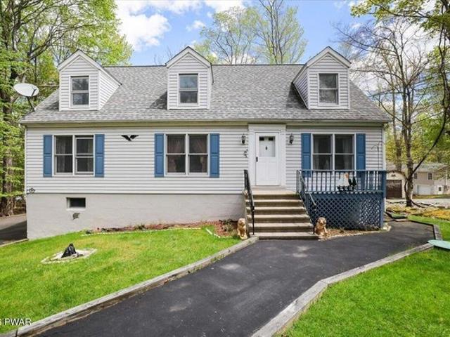 House for sale in Lake Ariel, Pennsylvania