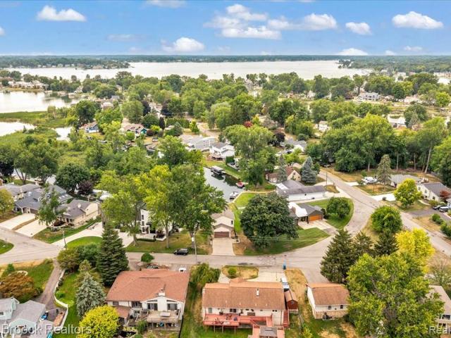 House for sale in Waterford, Michigan