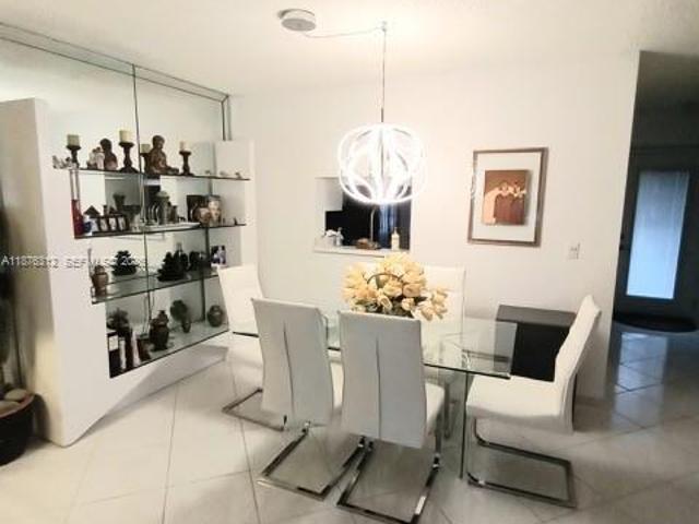 Condo for sale in Dania, Florida