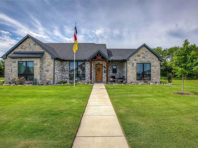 House for sale in The Mills, Caddo Mills