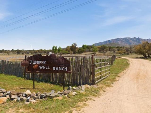 House for sale in Skull Valley, Arizona