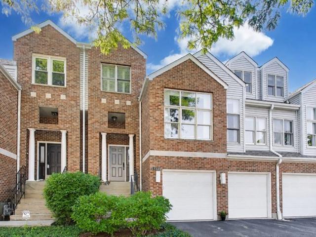Townhouse for sale in Glenview, Illinois